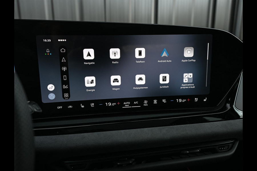 Audi A6 Avant 2.0 e-hybrid quattro S edition Competition | 5 jr Garantie | Panoramadak | B&O | Stoelventilatie en Massage | 360 Camera | Luchtvering | Ambiance Interieur | Achterasbesturing | Carbon Inleg | Head-Up | S-Seats | Passagiers Display |