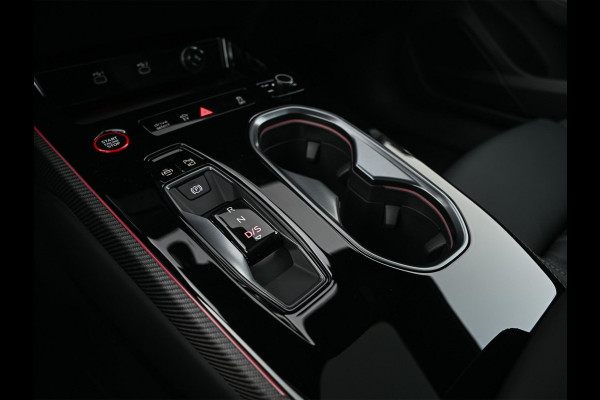 Audi A6 Avant 2.0 e-hybrid quattro S edition Competition | 5 jr Garantie | Panoramadak | B&O | Stoelventilatie en Massage | 360 Camera | Luchtvering | Ambiance Interieur | Achterasbesturing | Carbon Inleg | Head-Up | S-Seats | Passagiers Display |