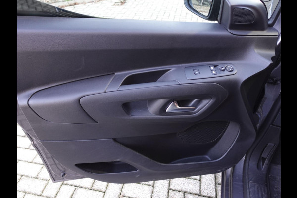Opel Combo 130pk L1H1 Automaat Sport-Edition Airco Navi Parkeersensoren Trekhaak Cruise control
