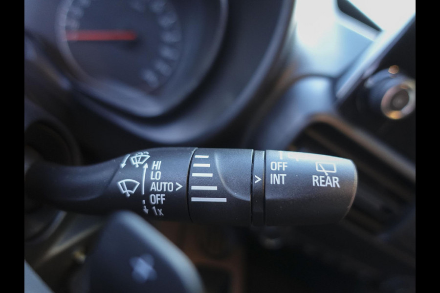 Opel Combo 130pk L1H1 Automaat Sport-Edition Airco Navi Parkeersensoren Trekhaak Cruise control