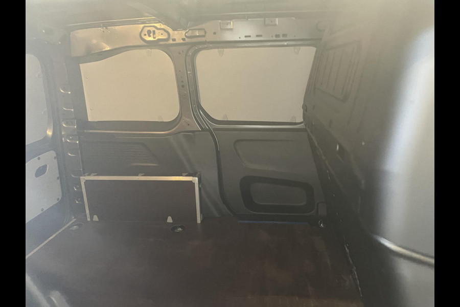 Opel Combo 130pk L1H1 Automaat Sport-Edition Airco Navi Parkeersensoren Trekhaak Cruise control
