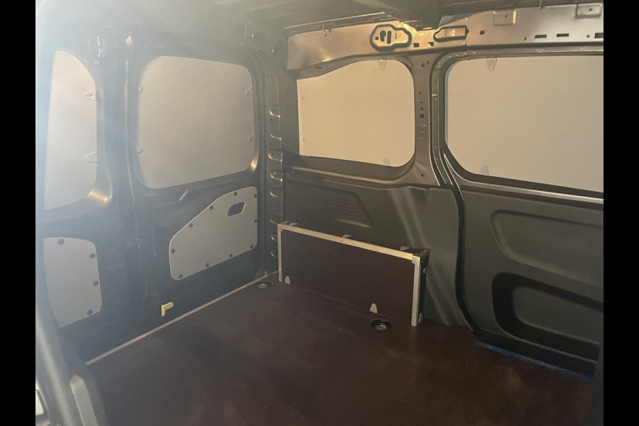 Opel Combo 130pk L1H1 Automaat Sport-Edition Airco Navi Parkeersensoren Trekhaak Cruise control