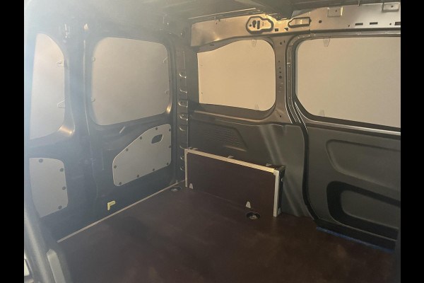 Opel Combo 130pk L1H1 Automaat Sport-Edition Airco Navi Parkeersensoren Trekhaak Cruise control