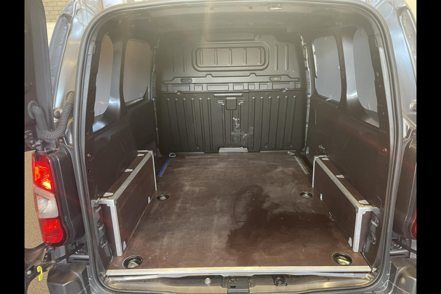 Opel Combo 130pk L1H1 Automaat Sport-Edition Airco Navi Parkeersensoren Trekhaak Cruise control