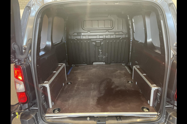 Opel Combo 130pk L1H1 Automaat Sport-Edition Airco Navi Parkeersensoren Trekhaak Cruise control