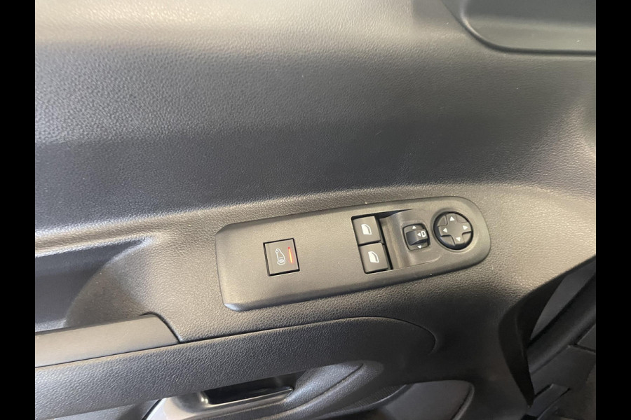 Opel Combo 130pk L1H1 Automaat Sport-Edition Airco Navi Parkeersensoren Trekhaak Cruise control
