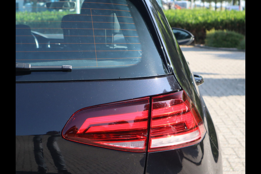 Volkswagen e-Golf E-DITION Navi / Climate / Pdc / Elekramen / Adap-Cruise / App-connect / SOH 89.64% /  Voldoende Apk /