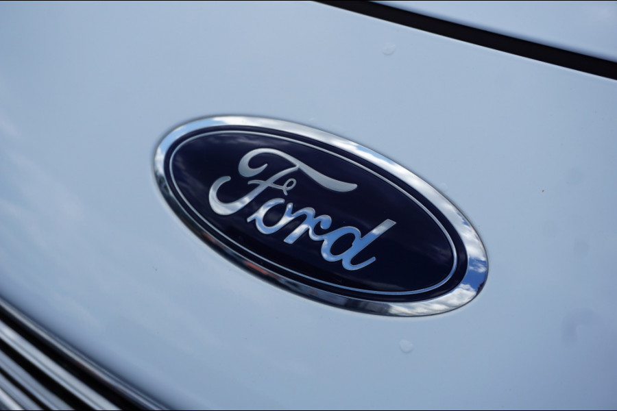 Ford Kuga 225PK PHEV Titanium AUTOMAAT | ELEC. TREKHAAK | WINTERPACK | CAMERA
