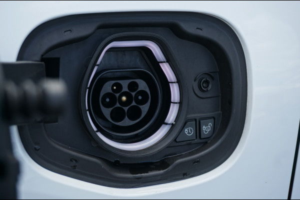 Ford Kuga 225PK PHEV Titanium AUTOMAAT | ELEC. TREKHAAK | WINTERPACK | CAMERA