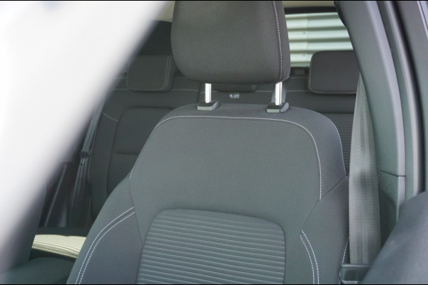 Ford Kuga 225PK PHEV Titanium AUTOMAAT | ELEC. TREKHAAK | WINTERPACK | CAMERA