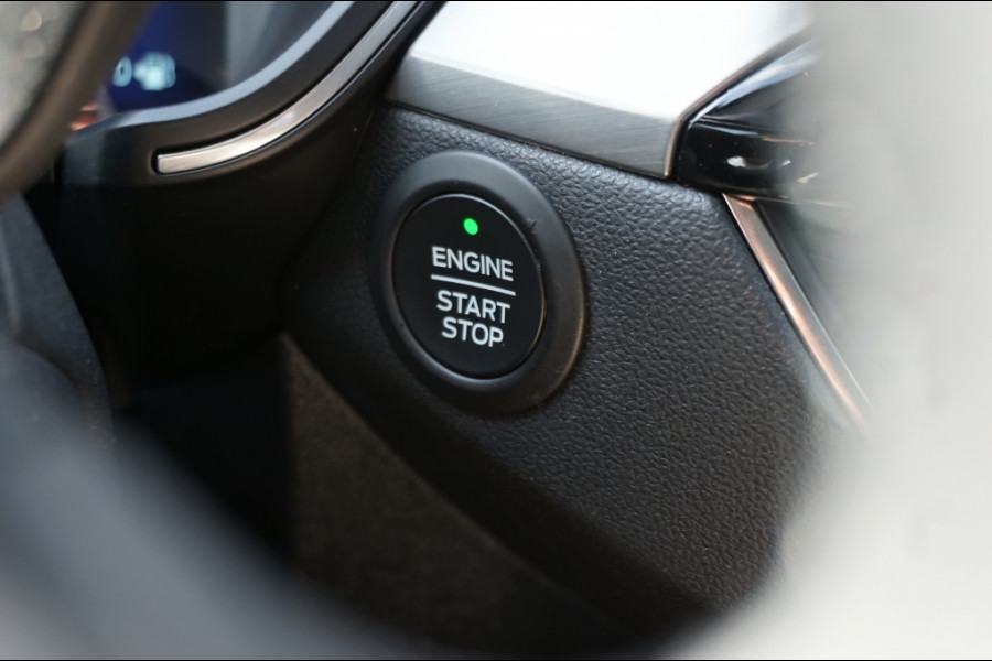 Ford Kuga 225PK PHEV Titanium AUTOMAAT | ELEC. TREKHAAK | WINTERPACK | CAMERA