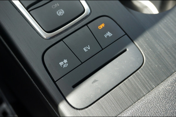Ford Kuga 225PK PHEV Titanium AUTOMAAT | ELEC. TREKHAAK | WINTERPACK | CAMERA