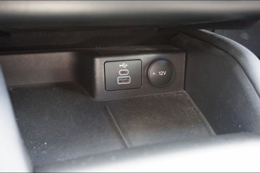 Ford Kuga 225PK PHEV Titanium AUTOMAAT | ELEC. TREKHAAK | WINTERPACK | CAMERA