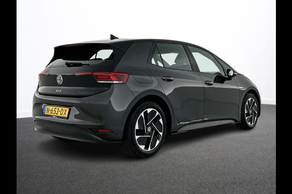 Volkswagen ID.3 Life 58 kWh Airco Full LED Navigatie Carplay Parkeersensoren Camera Adaptive Cruise Control 18" LM Velgen