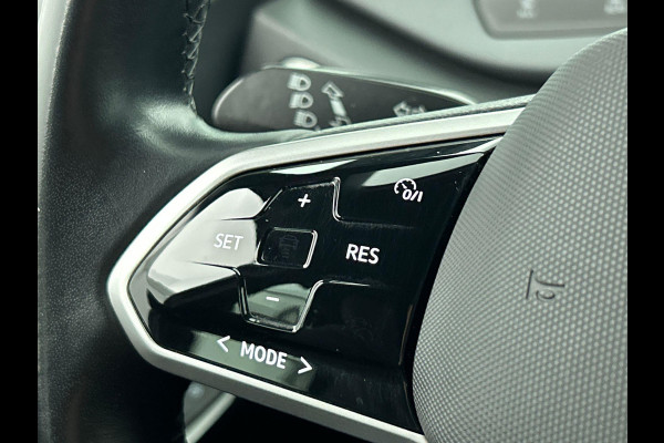 Volkswagen ID.3 Life 58 kWh Airco Full LED Navigatie Carplay Parkeersensoren Camera Adaptive Cruise Control 18" LM Velgen