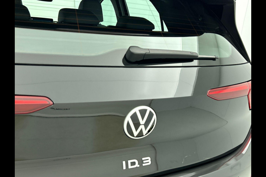 Volkswagen ID.3 Life 58 kWh Airco Full LED Navigatie Carplay Parkeersensoren Camera Adaptive Cruise Control 18" LM Velgen