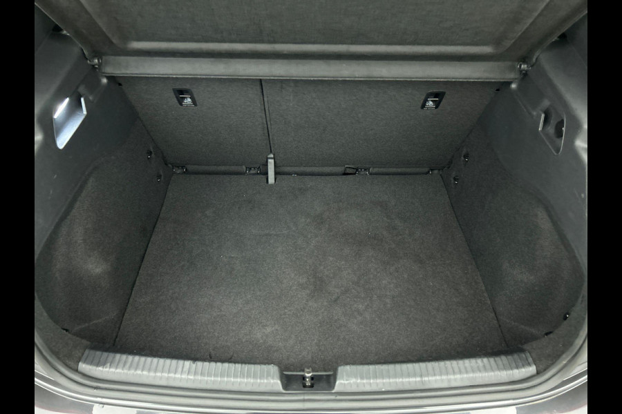 Volkswagen ID.3 Life 58 kWh Airco Full LED Navigatie Carplay Parkeersensoren Camera Adaptive Cruise Control 18" LM Velgen