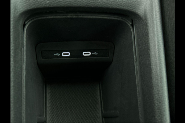 Volkswagen ID.3 Life 58 kWh Airco Full LED Navigatie Carplay Parkeersensoren Camera Adaptive Cruise Control 18" LM Velgen