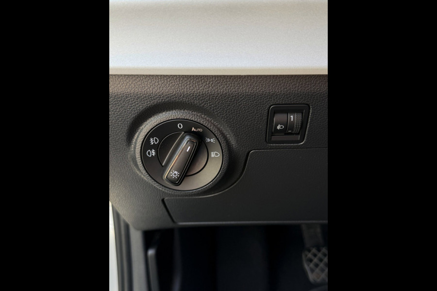 Seat Ibiza 1.0 EcoTSI Style - Navigatie I Airco I Sport velgen I LED I PDC I Comfort pakket I Dealer onderhouden