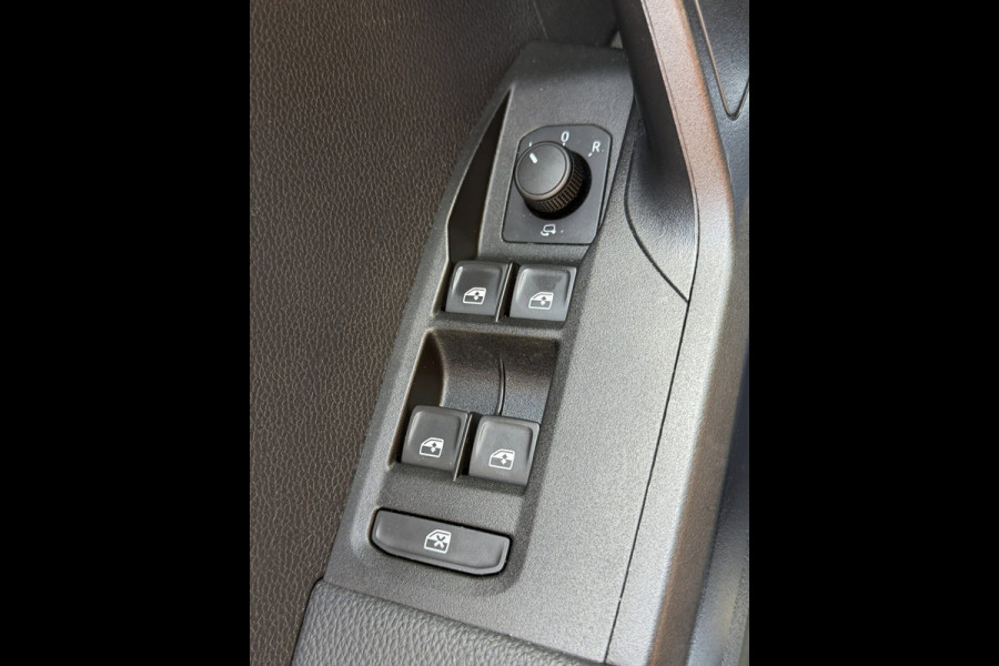 Seat Ibiza 1.0 EcoTSI Style - Navigatie I Airco I Sport velgen I LED I PDC I Comfort pakket I Dealer onderhouden