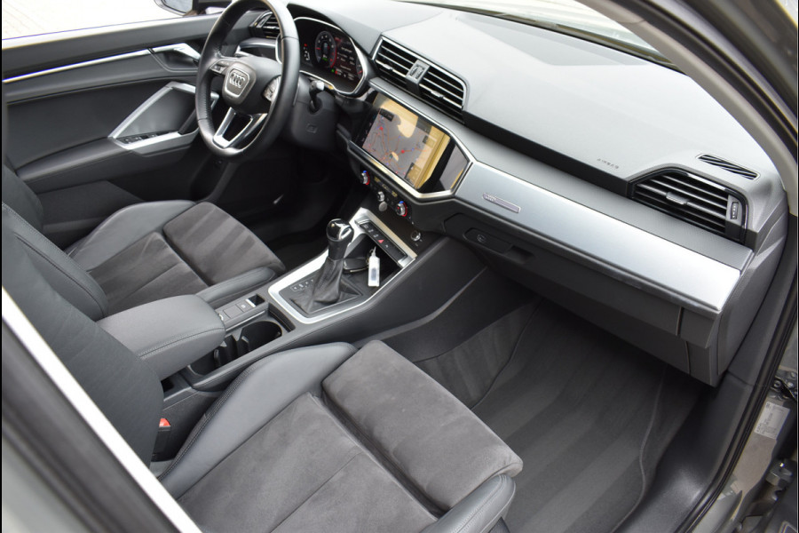 Audi Q3 35 TFSI Black Edition Navi Sfeer Full Led Apple Carplay 19 Inch