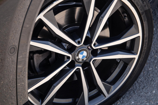 BMW X2 xDrive25e High Executive M PAKKET / CARPLAY / CRUISE CONTROLE / BRUIN LEER / STOELVERWARMING