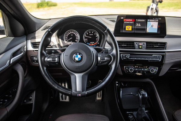 BMW X2 xDrive25e High Executive M PAKKET / CARPLAY / CRUISE CONTROLE / BRUIN LEER / STOELVERWARMING