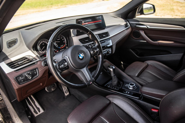 BMW X2 xDrive25e High Executive M PAKKET / CARPLAY / CRUISE CONTROLE / BRUIN LEER / STOELVERWARMING