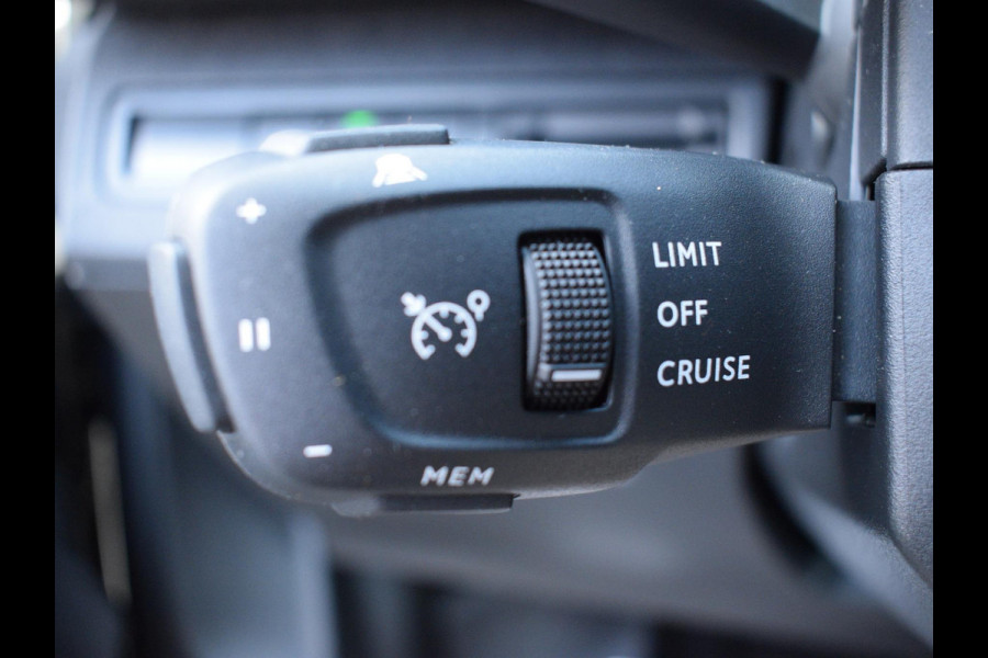 Peugeot 3008 1.2 Hybrid 136 GT | Afn. Trekhaak l 360 CAMERA MET SENSOREN | NAVIGATIE & CARPLAY | E.C.C. |