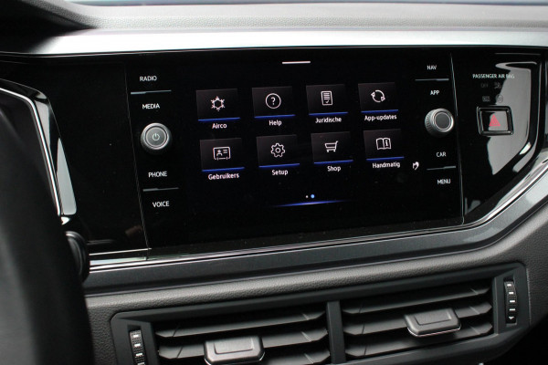 Volkswagen Polo 1.0 TSI R-Line OPTIONS / FULL BLACK / VERLAGINGSVEREN / APPLE CARPLAY / LED KOPLAMPEN / DIGITAL DASCH /MAXTON PACK