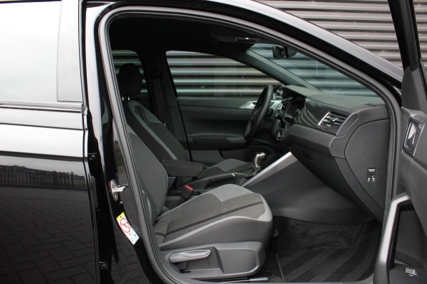 Volkswagen Polo 1.0 TSI R-Line OPTIONS / FULL BLACK / VERLAGINGSVEREN / APPLE CARPLAY / LED KOPLAMPEN / DIGITAL DASCH /MAXTON PACK