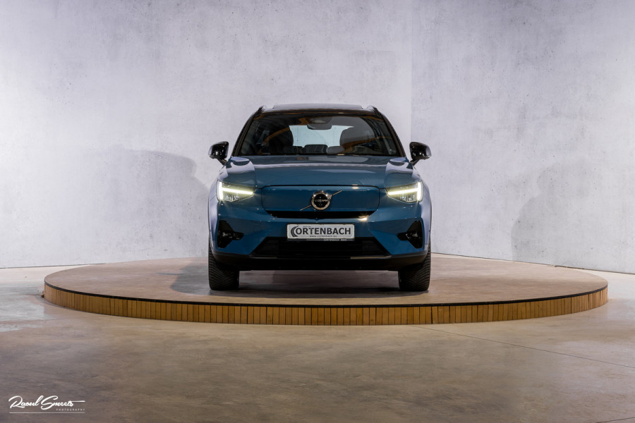 Volvo XC40 Recharge Twin Ultimate 78 kWh | Zwenkbare trekhaak | Panorama dak | Adaptieve cruise | Blis | Memory | Harman Kardon |