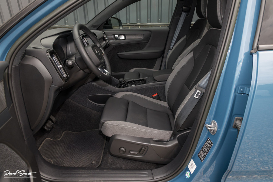 Volvo XC40 Recharge Twin Ultimate 78 kWh | Zwenkbare trekhaak | Panorama dak | Adaptieve cruise | Blis | Memory | Harman Kardon |