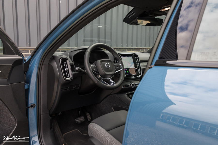 Volvo XC40 Recharge Twin Ultimate 78 kWh | Zwenkbare trekhaak | Panorama dak | Adaptieve cruise | Blis | Memory | Harman Kardon |