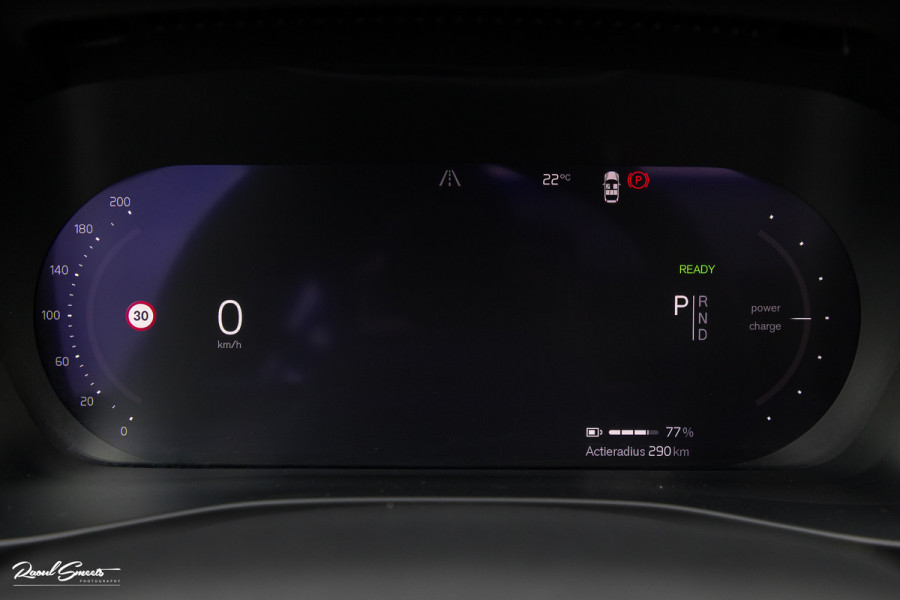 Volvo XC40 Recharge Twin Ultimate 78 kWh | Zwenkbare trekhaak | Panorama dak | Adaptieve cruise | Blis | Memory | Harman Kardon |