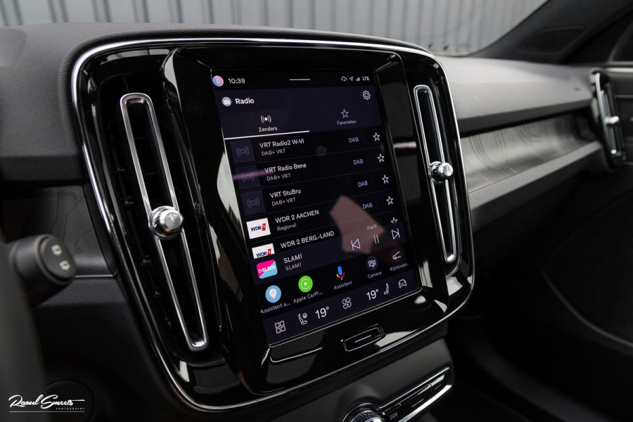 Volvo XC40 Recharge Twin Ultimate 78 kWh | Zwenkbare trekhaak | Panorama dak | Adaptieve cruise | Blis | Memory | Harman Kardon |