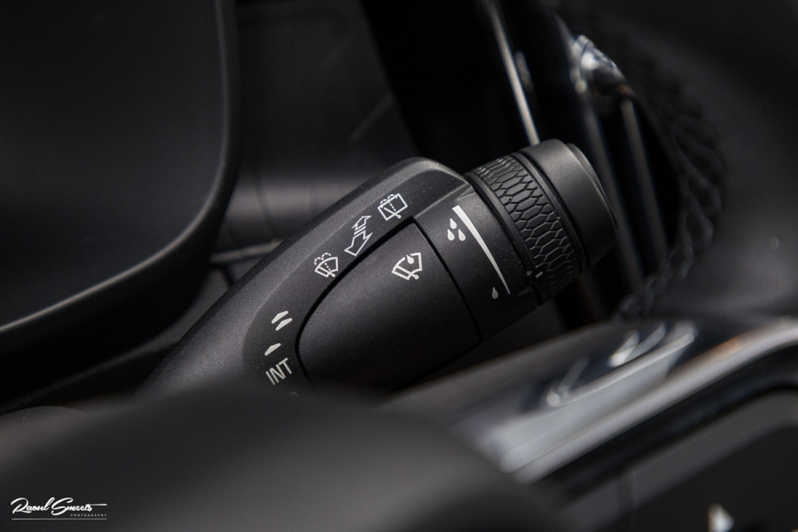 Volvo XC40 Recharge Twin Ultimate 78 kWh | Zwenkbare trekhaak | Panorama dak | Adaptieve cruise | Blis | Memory | Harman Kardon |