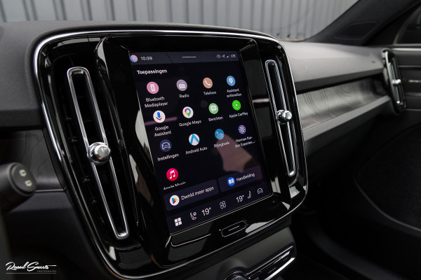 Volvo XC40 Recharge Twin Ultimate 78 kWh | Zwenkbare trekhaak | Panorama dak | Adaptieve cruise | Blis | Memory | Harman Kardon |