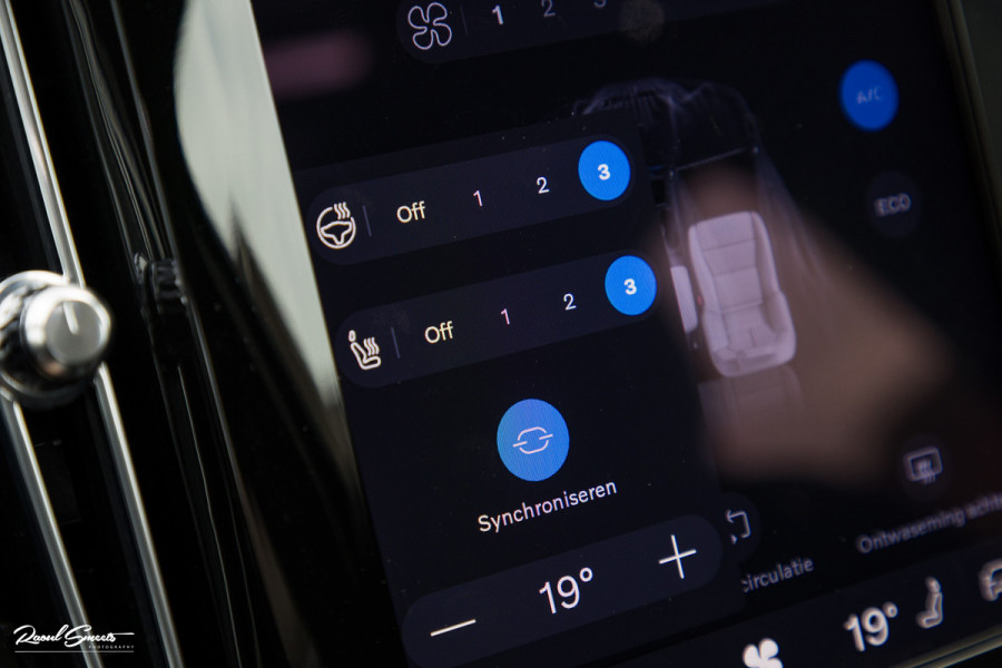 Volvo XC40 Recharge Twin Ultimate 78 kWh | Zwenkbare trekhaak | Panorama dak | Adaptieve cruise | Blis | Memory | Harman Kardon |