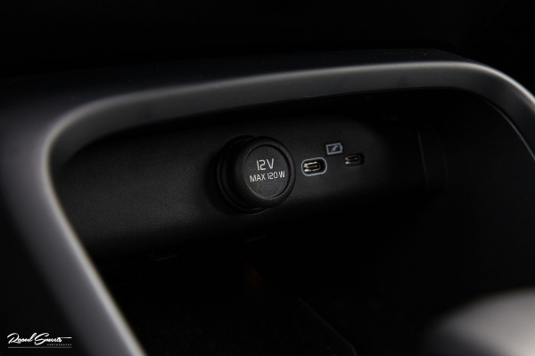 Volvo XC40 Recharge Twin Ultimate 78 kWh | Zwenkbare trekhaak | Panorama dak | Adaptieve cruise | Blis | Memory | Harman Kardon |