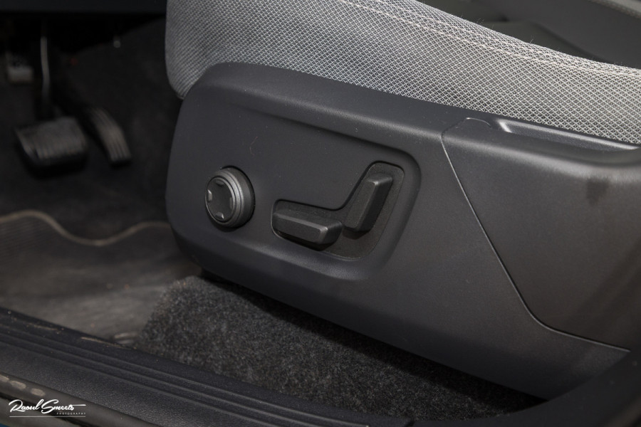 Volvo XC40 Recharge Twin Ultimate 78 kWh | Zwenkbare trekhaak | Panorama dak | Adaptieve cruise | Blis | Memory | Harman Kardon |