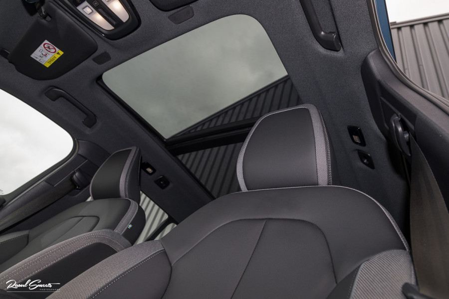Volvo XC40 Recharge Twin Ultimate 78 kWh | Zwenkbare trekhaak | Panorama dak | Adaptieve cruise | Blis | Memory | Harman Kardon |