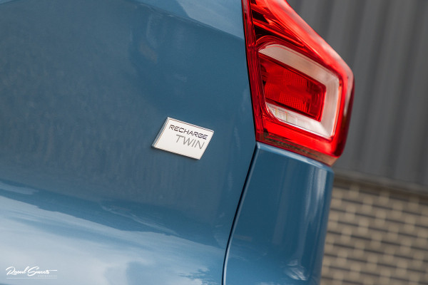 Volvo XC40 Recharge Twin Ultimate 78 kWh | Zwenkbare trekhaak | Panorama dak | Adaptieve cruise | Blis | Memory | Harman Kardon |