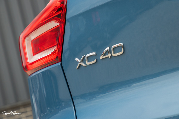 Volvo XC40 Recharge Twin Ultimate 78 kWh | Zwenkbare trekhaak | Panorama dak | Adaptieve cruise | Blis | Memory | Harman Kardon |