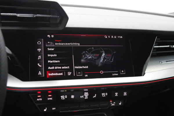 Audi A3 Sportback 45 TFSI e 245 PK S-Line Edition Competition PHEV, Camera, Sfeerverlichting, RS-Sportstoelen, Winterpakket, Carplay