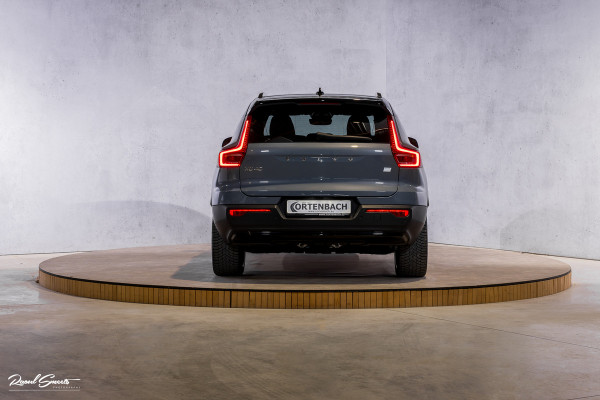 Volvo XC40 Recharge Plus 70 kWh | Adaptieve cruise | Blis | 20 Inch | Leder/Alcantara |