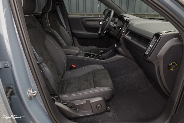 Volvo XC40 Recharge Plus 70 kWh | Adaptieve cruise | Blis | 20 Inch | Leder/Alcantara |