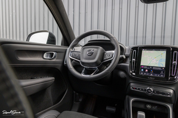 Volvo XC40 Recharge Plus 70 kWh | Adaptieve cruise | Blis | 20 Inch | Leder/Alcantara |