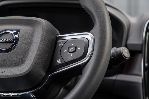 Volvo XC40 Recharge Plus 70 kWh | Adaptieve cruise | Blis | 20 Inch | Leder/Alcantara |