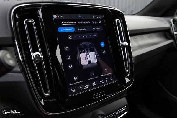 Volvo XC40 Recharge Plus 70 kWh | Adaptieve cruise | Blis | 20 Inch | Leder/Alcantara |